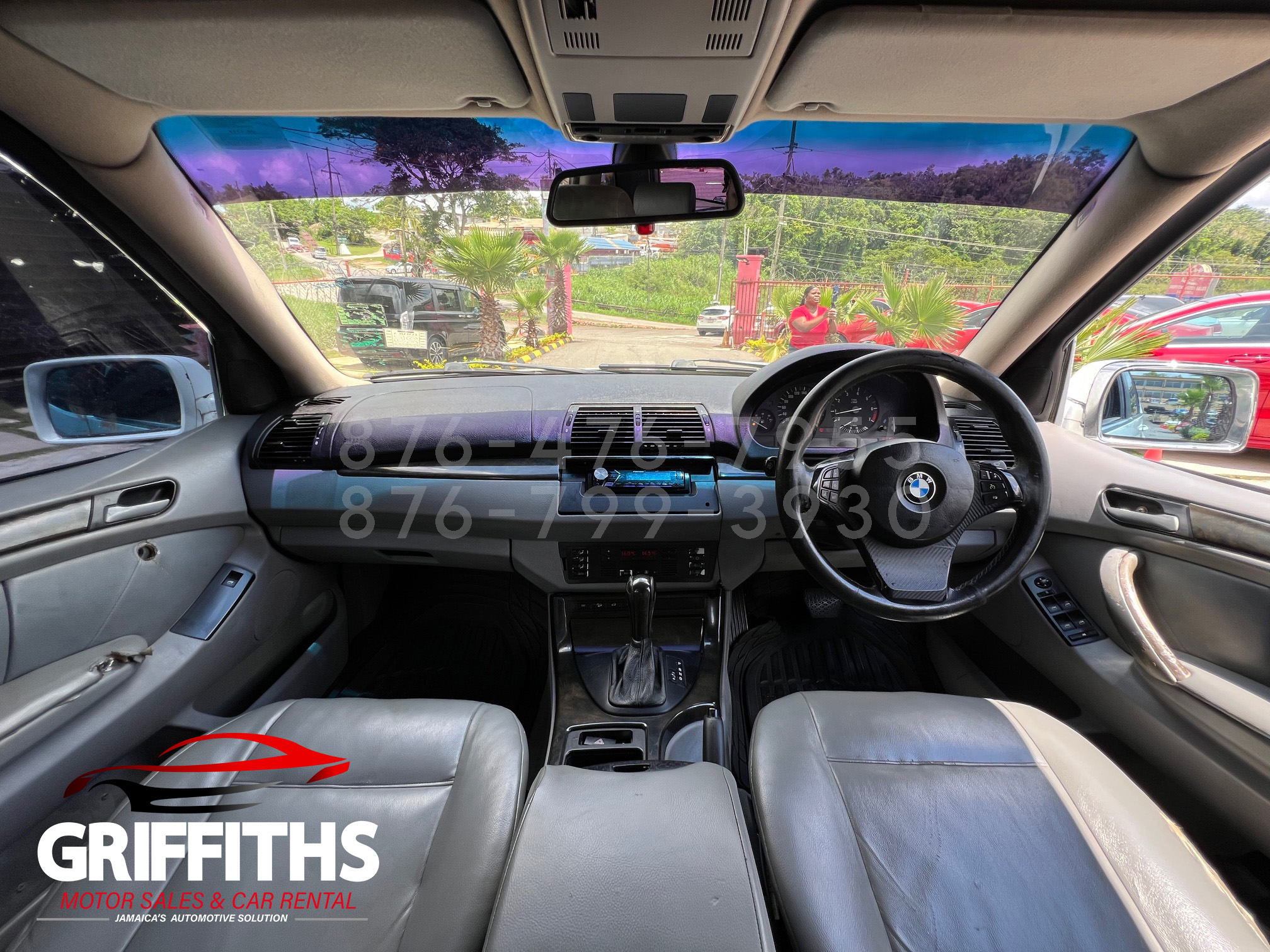 Vehicle Image 9